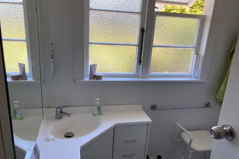 Photo of property in 7 Bassett Road, Johnsonville, Wellington, 6037