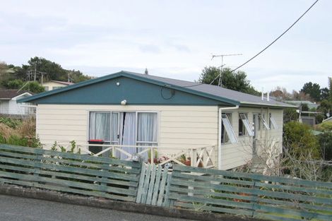 Photo of property in 37 Puriri Street, Helensville, 0800