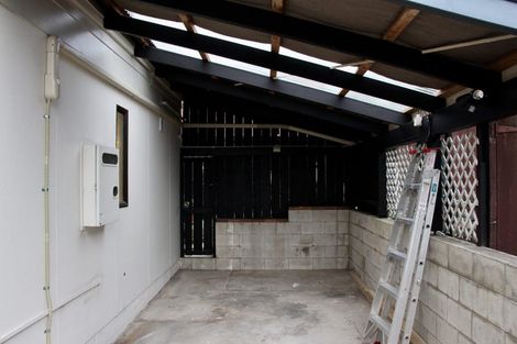 Photo of property in 2/75 Birkdale Road, Birkdale, Auckland, 0626