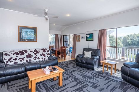 Photo of property in 17 Ratanui Road, Paraparaumu, 5032