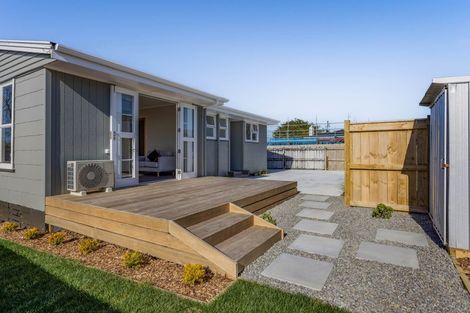 Photo of property in 20 Pukatea Street, Inglewood, 4330