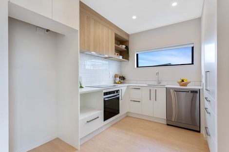 Photo of property in 2 Juniper Drive, Rosehill, 2113