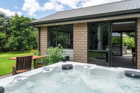 Photo of property in 22 Orakei Place, Welcome Bay, Tauranga, 3112
