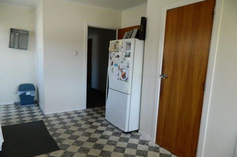 Photo of property in 3 Merritt Way, Newlands, Wellington, 6037