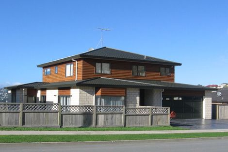 Photo of property in 64 Amesbury Drive, Churton Park, Wellington, 6037