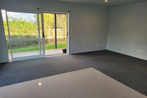 Photo of property in 5 Rickards Place, New Lynn, Auckland, 0600