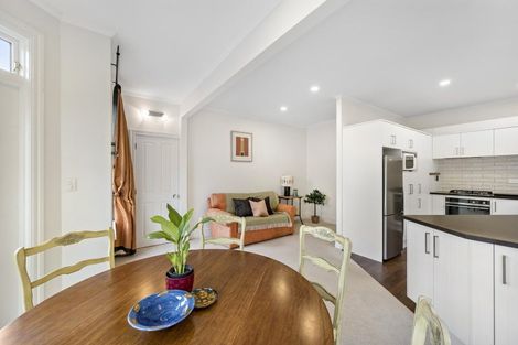 Photo of property in 23f1 Glenbervie Terrace, Thorndon, Wellington, 6011