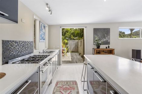 Photo of property in 39 Glenesk Road, Piha, New Lynn, 0772