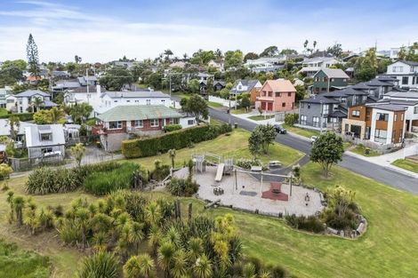 Photo of property in 1/42 Kawerau Avenue, Devonport, Auckland, 0624