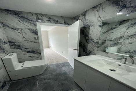 Photo of property in 4b Mirrabooka Avenue, Botany Downs, Auckland, 2010