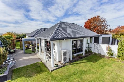 Photo of property in 27 Melford Close, Rangiora, 7400