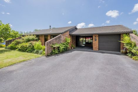 Photo of property in 1 Manu Grove, Waikanae, 5036