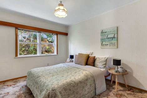 Photo of property in 84 Newlands Road, Newlands, Wellington, 6037