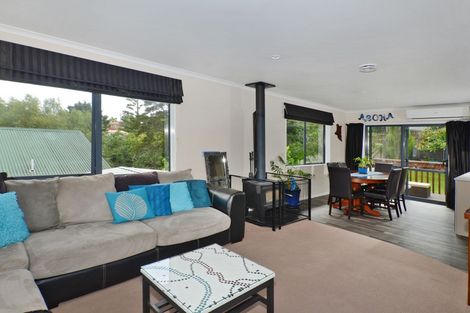 Photo of property in 24 Harbour View Road, Northland, Wellington, 6012