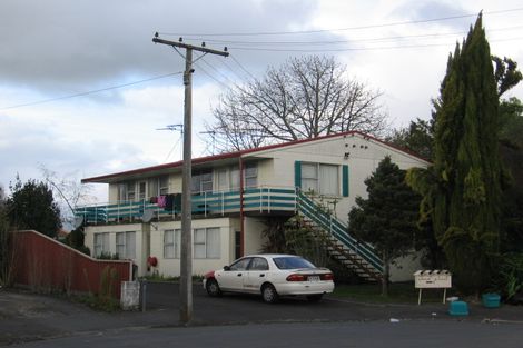 Photo of property in 2/5 June Place, Hamilton East, Hamilton, 3216