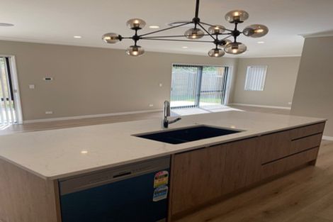 Photo of property in 30 Godfrey Drive, Orewa, 0931