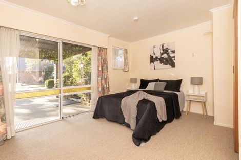 Photo of property in 1 Guernsey Place, Fitzherbert, Palmerston North, 4410