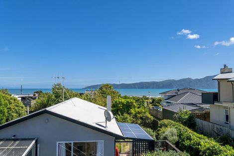 Photo of property in 78 Seaview Road, Paraparaumu Beach, Paraparaumu, 5032