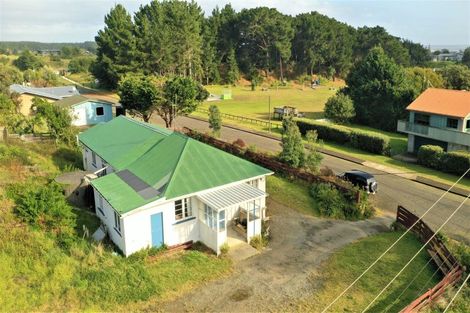 Photo of property in 613 Waitarere Beach Road, Waitarere Beach, Levin, 5510