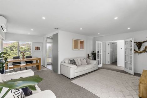 Photo of property in 3/9 Roberts Avenue, Bayswater, Auckland, 0622
