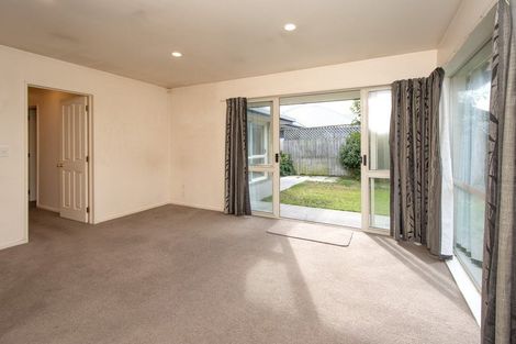 Photo of property in 32 Surfers Place, North New Brighton, Christchurch, 8083