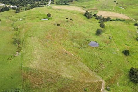 Photo of property in 118 Paparoa Station Road, Paparoa, 0571