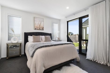 Photo of property in 1 Rongoa Maori Way, Pukekohe, 2120