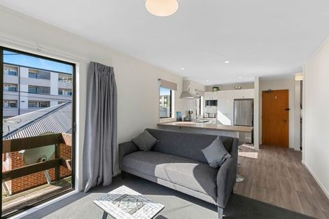 Photo of property in 615u2 Evans Bay Parade, Kilbirnie, Wellington, 6022