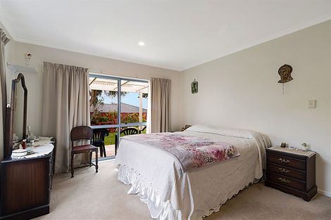 Photo of property in 141 Sturges Road, Henderson, Auckland, 0612