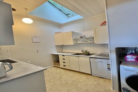 Photo of property in 186 Oriental Parade, Oriental Bay, Wellington, 6011