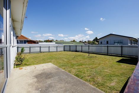 Photo of property in 1033 Hood Street, Mayfair, Hastings, 4122