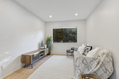 Photo of property in 3 Laingfield Terrace, Laingholm, Auckland, 0604