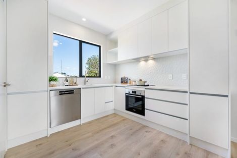 Photo of property in 11 Kayle Glen, West Harbour, Auckland, 0618