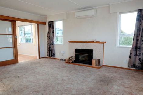Photo of property in 10 Walton Road, Paraparaumu Beach, Paraparaumu, 5032