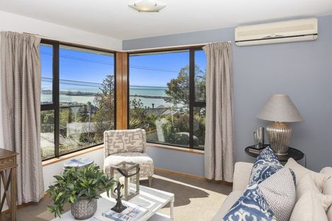 Photo of property in 127 Moncks Spur Road, Redcliffs, Christchurch, 8081