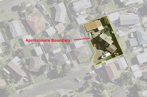 Photo of property in 18 Helms Place, Manurewa, Auckland, 2102