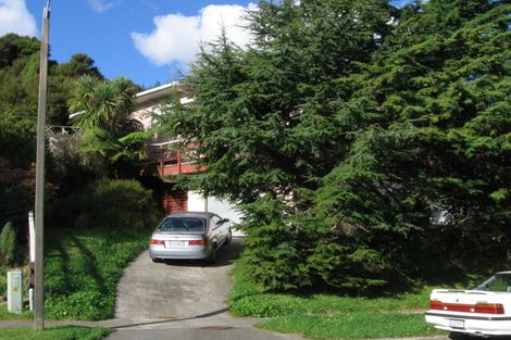 Photo of property in 18 Mataura Grove, Wainuiomata, Lower Hutt, 5014