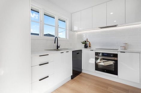 Photo of property in 4 Roberts Road, Hei Hei, Christchurch, 8042