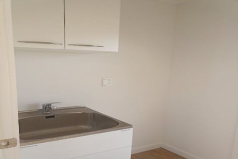 Photo of property in 2/462 East Coast Road, Windsor Park, Auckland, 0630