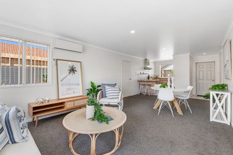 Photo of property in 8/262 Centreway Road, Orewa, 0931
