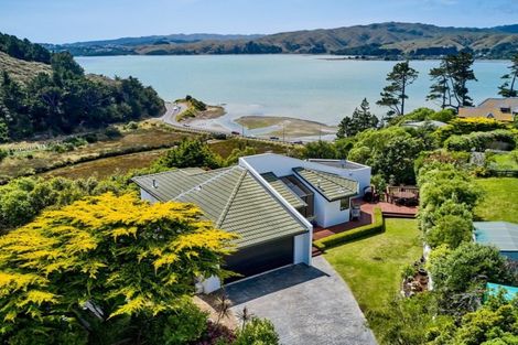 Photo of property in 50 Molyneux Close, Whitby, Porirua, 5024