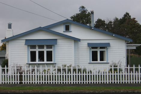 Photo of property in 18 Cambridge Terrace, Masterton, 5810