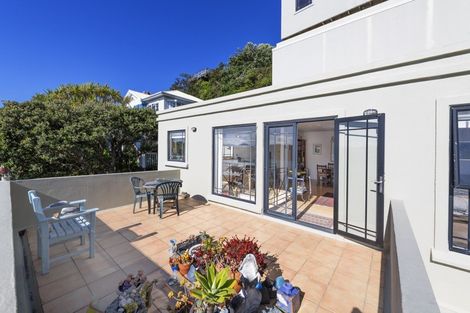 Photo of property in 79u2 Grafton Road, Roseneath, Wellington, 6011