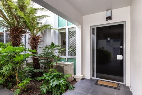 Photo of property in 2/225 Lake Terrace, Waipahihi, Taupo, 3330