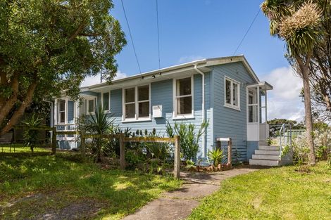 Photo of property in 105 Te Pene Avenue, Titahi Bay, Porirua, 5022
