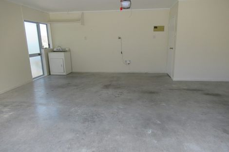 Photo of property in 4 Fairbanks Place, Glendene, Auckland, 0602