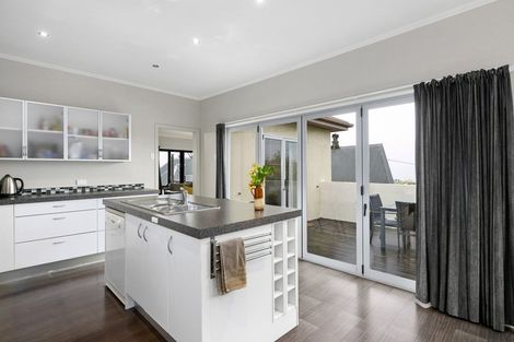 Photo of property in 127 Larnach Road, Vauxhall, Dunedin, 9013