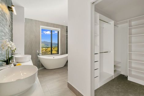 Photo of property in 44 Orford Drive, Jacks Point, Queenstown, 9371