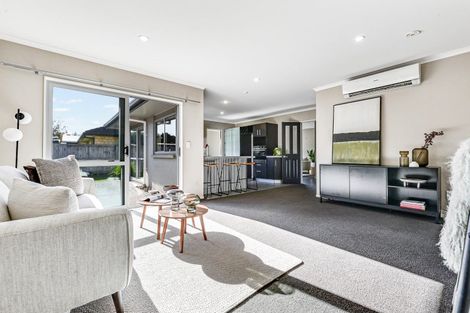 Photo of property in 8 Rosewood Court, Huntington, Hamilton, 3210