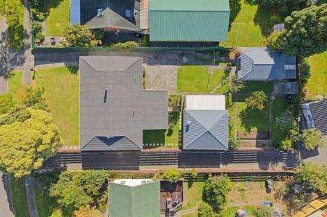 Photo of property in 12 Nimmo Avenue West, Waikanae, 5036